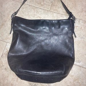 Clearance 🛍 Large black leather handbag.